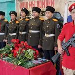 «Единая Россия» открыла Парту Героя, посвящённую выпускникам школы № 1 в Слюдянке