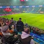 По инициативе «Единой России» участники СВО посетили футбольный матч сборных России и Перу в Санкт-Петербурге