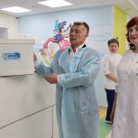 Максим Топилин в рамках акции «Коробка храбрости» посетил Апастовскую больницу