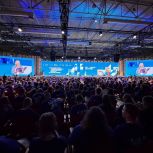 Владимир Якушев поблагодарил добровольцев Международного волонтёрского корпуса и поздравил с 10-летием «Волонтёров Победы»