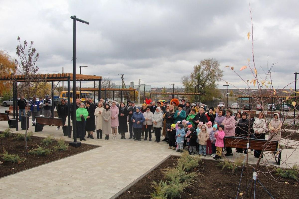 При поддержке «Единой России» в Тацинском районе благоустроили площадь Калинина
