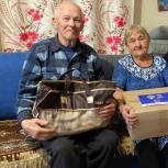 Пожилые жители Нефтекамска получили коробки с продуктовыми наборами