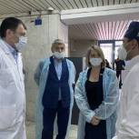Депутаты навестили пострадавших в аварии в Кизляре