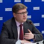 Андрей Исаев: Увеличение оплаты больничного родителям детей до семи лет поддержит молодые семьи