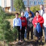«Единая Россия» озеленяет школьные дворы в Хабаровском крае