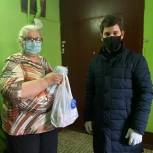 Волонтёры Балашихи доставляют лекарства ветеранам