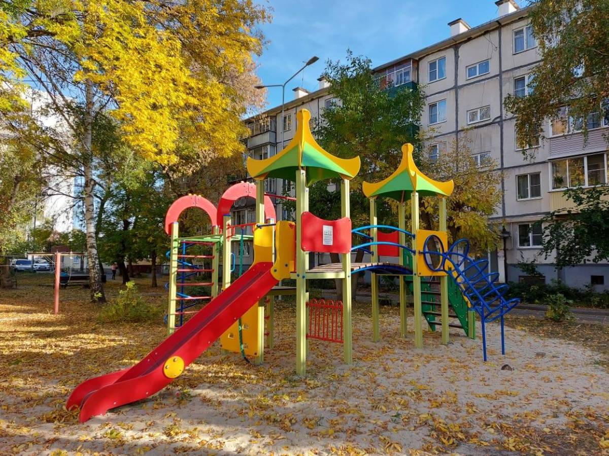 В Тамбове установили детские площадки в 10 дворах, на очереди еще 36