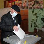 На выборах в Стародубском районе проголосовал Герой Социалистического труда Георгий Константинович Лобус
