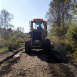 Депутат Госдумы Борис Гладких помог отремонтировать дорогу для дачников из Ванино