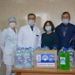 Врачи ковид-госпиталя Караидельской больницы получили посылку с продуктами