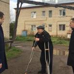 Депутат помог жителям микрорайона в Смоленске снести аварийные сараи