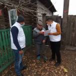 В Туве ветеранам вручили мобильные телефоны с безлимитной связью