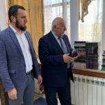 «Единая Россия» передала еще около 3500 книг в библиотеки сельских школ и Домов культуры Чечни