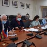 Единороссы пообщались с представителями Общественной молодежной палаты