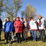 Единороссы Минусинска приняли участи в городском субботнике