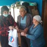 Александр Кичигин помог ветеранам и инвалидам Курского района