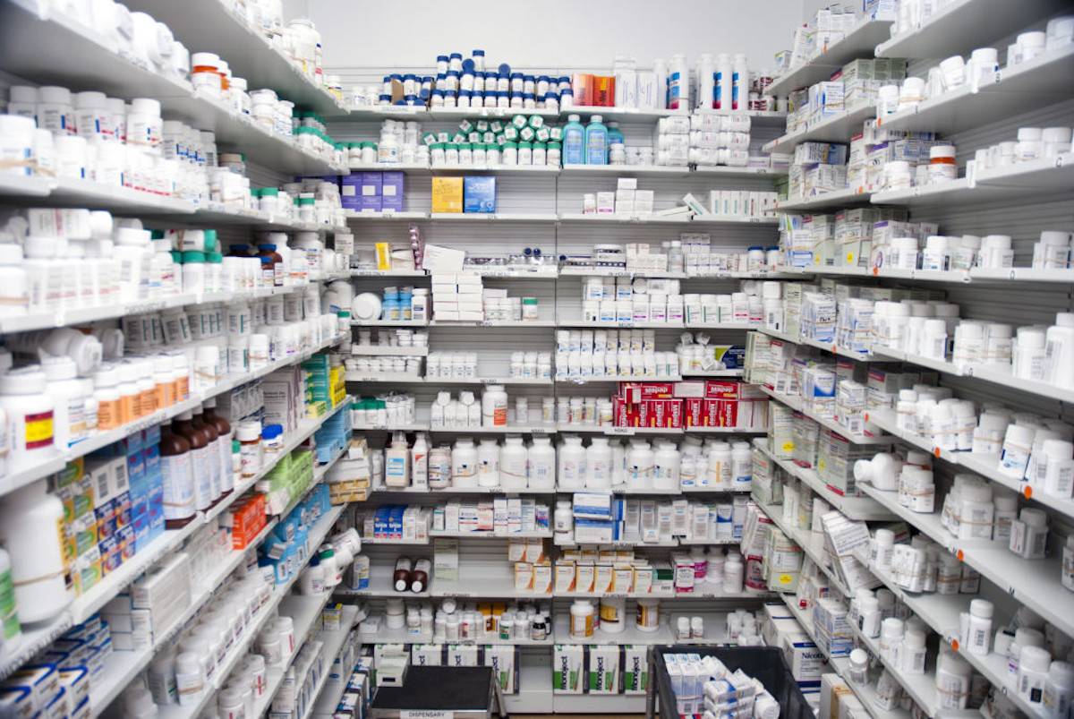 Лекарственные средства в аптеке