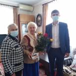 В Гулькевичском районе  продолжают обеспечивать ветеранов мобильной связью