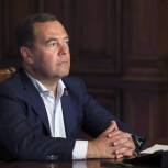 Дмитрий Медведев поздравил Александра Богомаза с избранием на пост губернатора