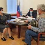 Александр Ищенко провел прием граждан старшего поколения по социально-правовым вопроса