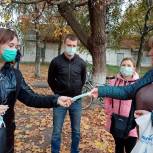 В Выгоничском и Погарском районах единороссы и сторонники Партии раздали медицинские маски