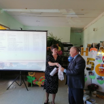 Секретарь Новоторъяльского районного отделения Партии поздравил сельскую библиотеку с юбилеем