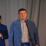 Владимир Кузь вручил призы региональным победителям «Диктанта Победы» из Псковского района
