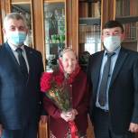 В Волжском районе поздравили с Днем учителя ветерана педагогического труда