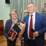Ветеранам Центрального района вручили премию Законодательного Собрания «Общественное признание»