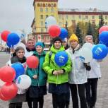 Молодогвардейцы раздали жителям Прокопьевска воздушные шары