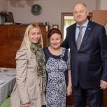 Вадим Супиков поздравил заслуженного учителя России с праздником
