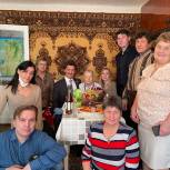 Флун Гумеров поздравил с юбилеем ветерана Великой Отечественной войны Анатолия Артемьева