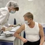 Владимир Жук поставил прививку от COVID-19