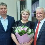 Единороссы Оренбуржья поздравили учителей с профессиональным праздником