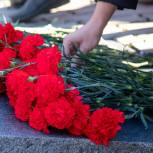 В Ханты-Мансийске активисты «Единой России» почтили память жертв политических репрессий