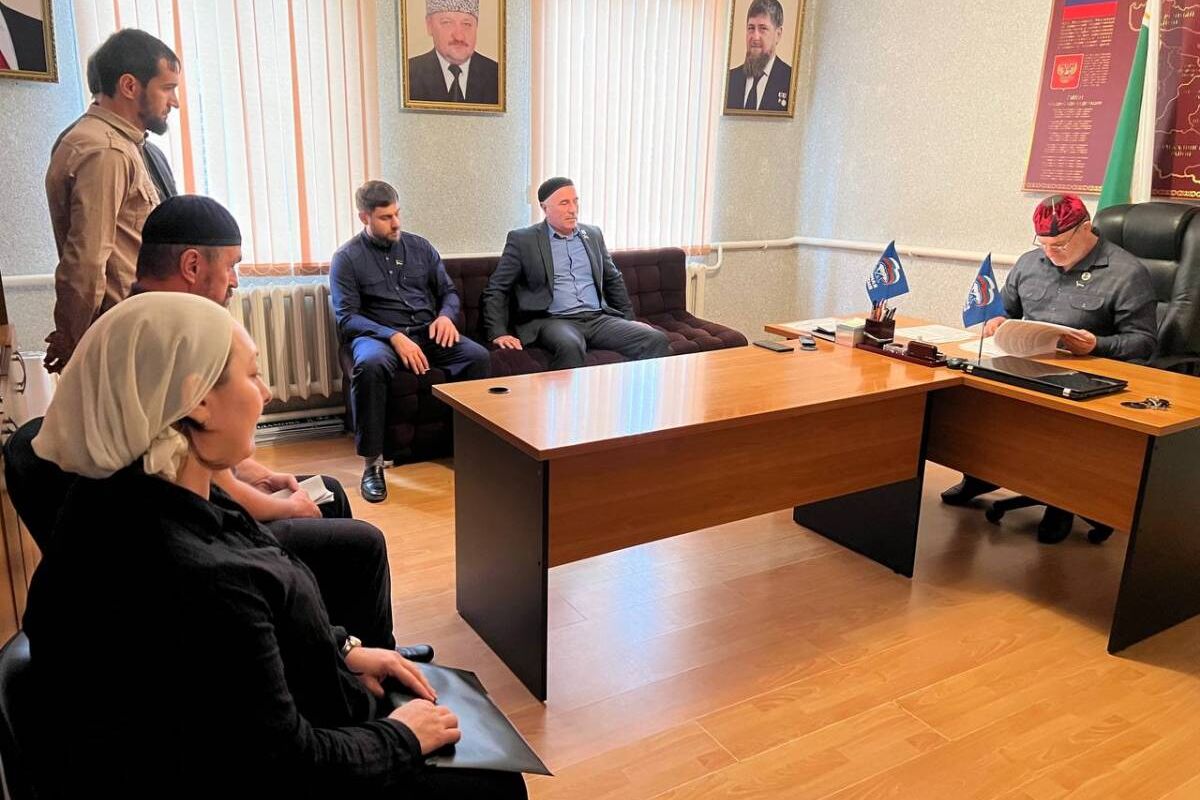 В общественных приемных «Единой России» ответили на вопросы граждан старшего поколения
