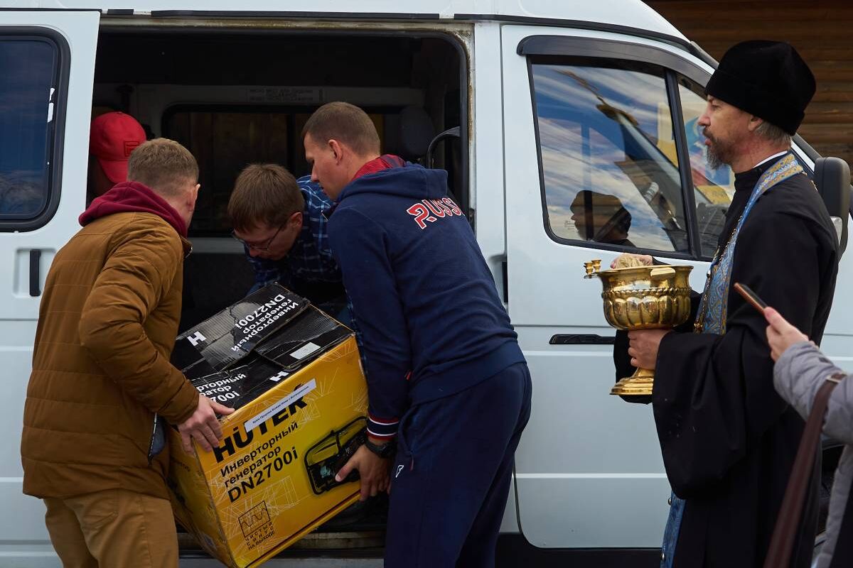 Прихожане храма в Богандинском помогли «Единой России» в сборе гуманитарной  помощи