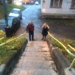 Актив партпроекта «Городская среда» проверил ход ремонта одной из лестниц в Мурманске