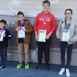 «Единая Россия» в Батайске поздравила юных шахматистов