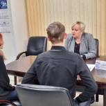 Единороссы Муравленко оказали бесплатную юридическую помощь жителям города