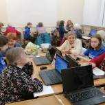 В Мурманской области «Единая Россия» возобновила курсы компьютерной грамотности для пенсионеров