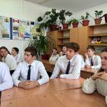 В Дагестане депутаты «Единой России» проводят для старшеклассников «Разговоры о важном»