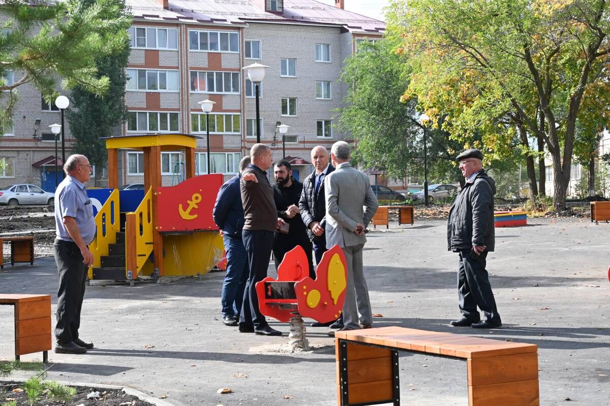 В Бугуруслане проверили ход работ на объекте Народной программы |  26.10.2022 | Новости Оренбурга - БезФормата