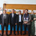 Активисты «Единой России» поздравили директора СОШ №6 г. Малгобек Салтангирея Саутиева с Днем учителя