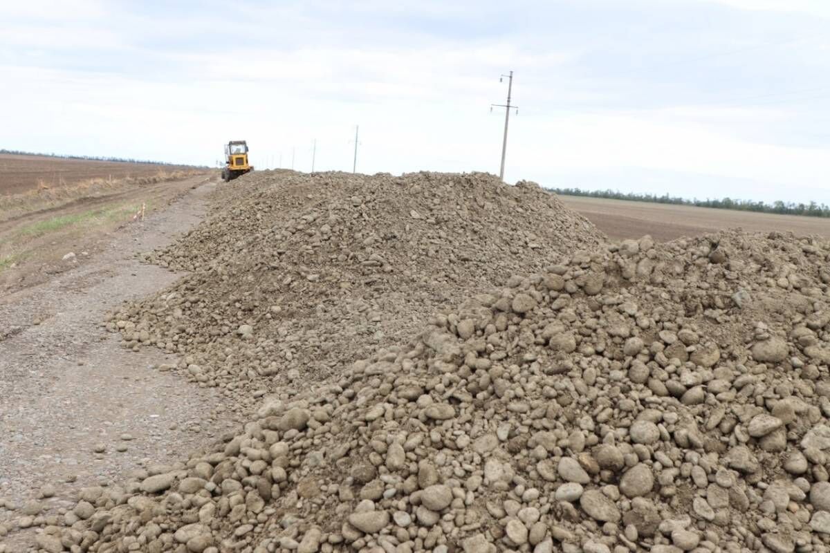 Село первомайское ставропольский край. Подъездная дорога ремонт. Подъездная дорога ремонт США.