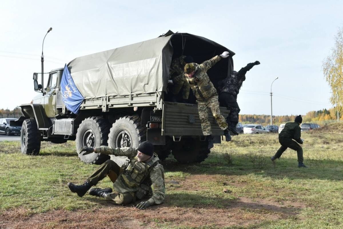 Александр Бречалов: краткий курс специальной военной подготовки могут  пройти все желающие | 11.10.2022 | Ижевск - БезФормата