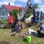 Репьевские единороссы и активисты занимаются обновлением сельского водопровода