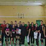 Единороссы Батайска поздравили победителей школьных соревнований по волейболу