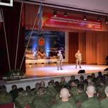 Группа «Солдаты Фортуны» выступила с концертом для мобилизованных в Новосмолинском гарнизоне
