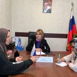 Асият Алиева провела прием граждан в Региональной приёмной партии «Единая Россия»